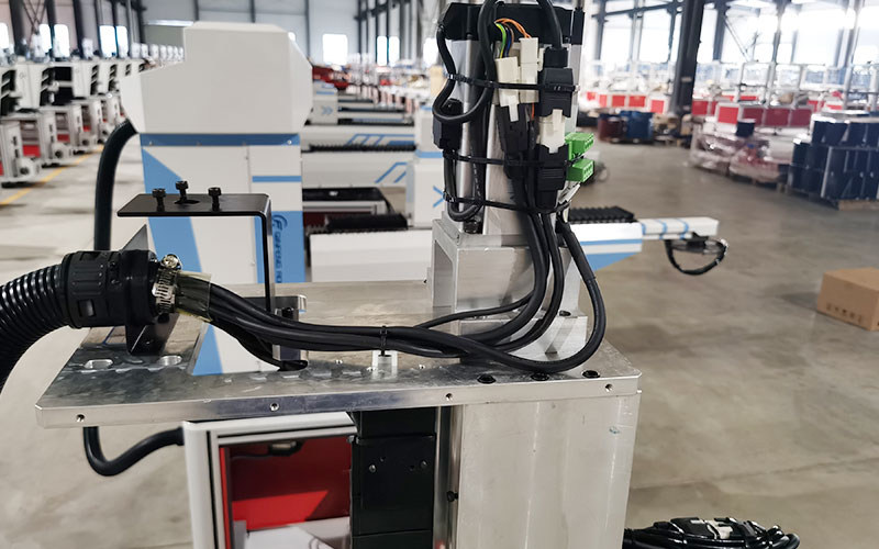 沖床機(jī)械手和關(guān)節(jié)機(jī)器人等自動(dòng)化設(shè)備上面為什么要使用減速機(jī)？